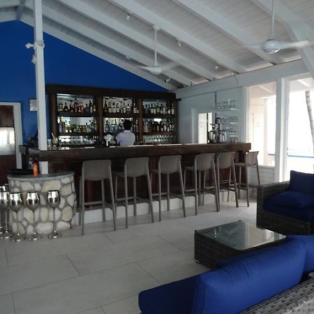 Sibonne Beach Hotel Грейс Бей Екстериор снимка