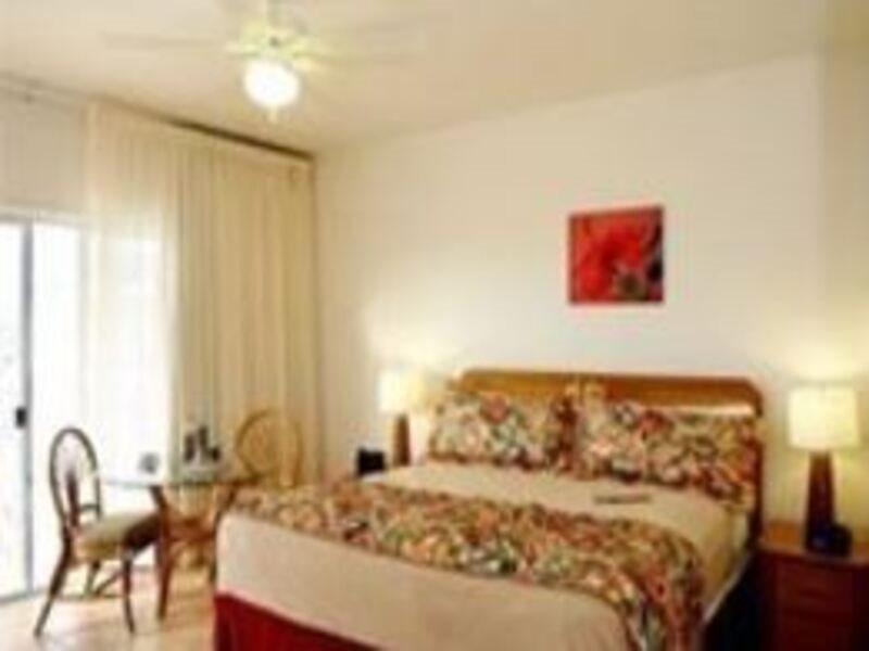 Sibonne Beach Hotel Грейс Бей Екстериор снимка