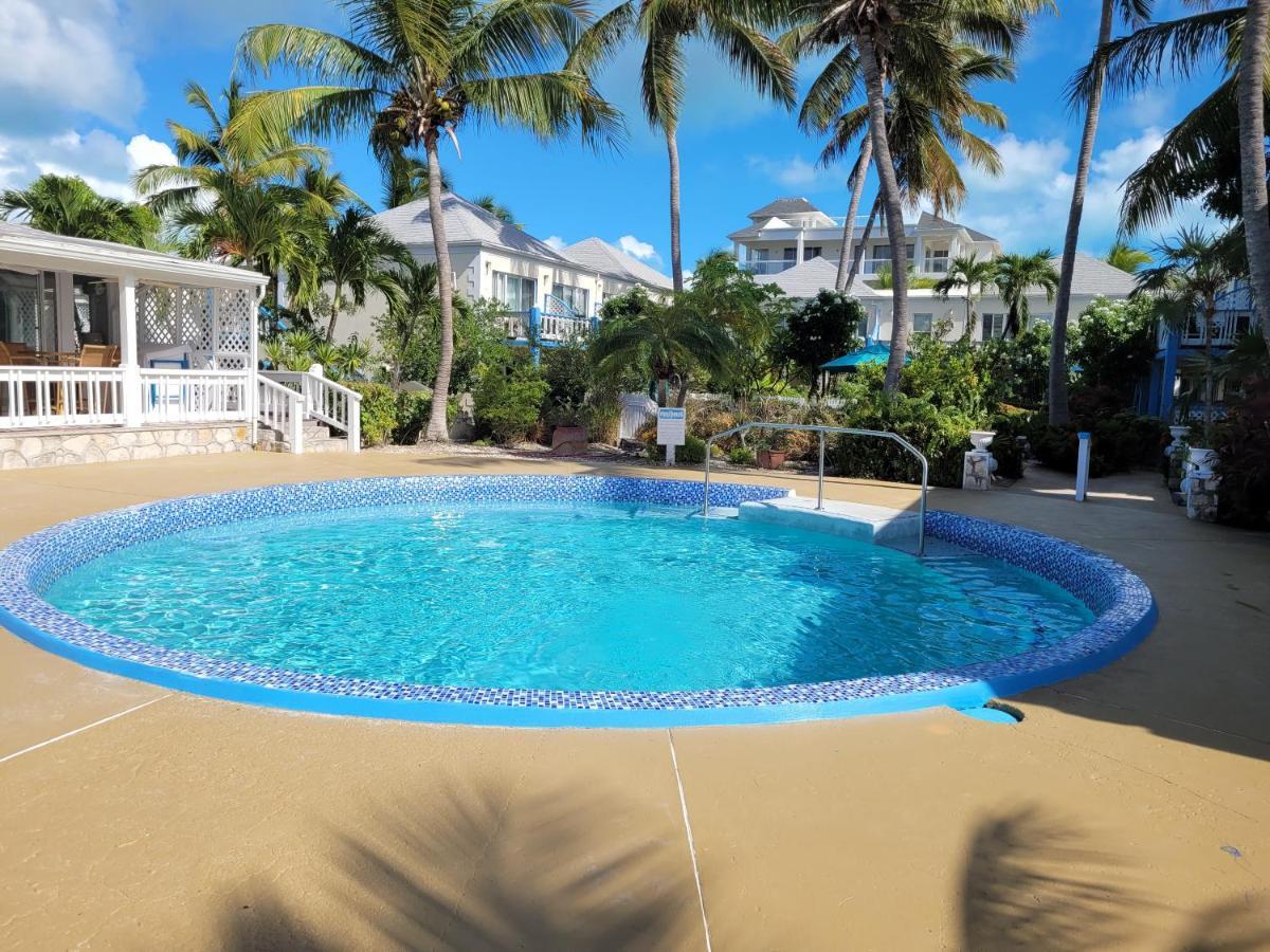 Sibonne Beach Hotel Грейс Бей Екстериор снимка