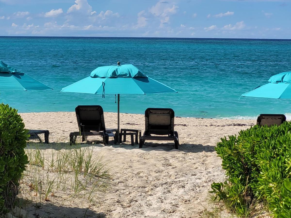 Sibonne Beach Hotel Грейс Бей Екстериор снимка