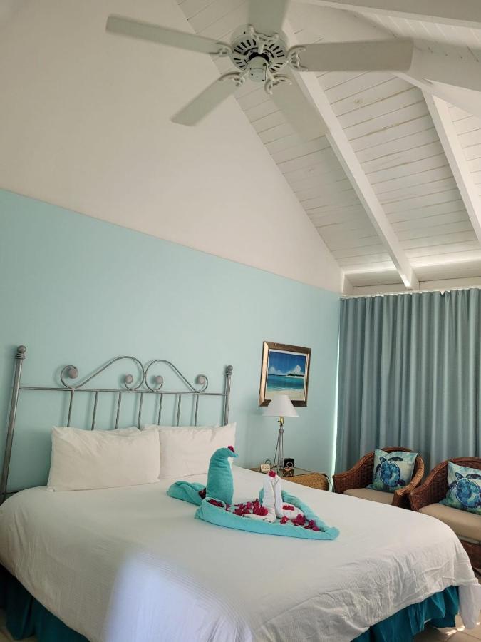 Sibonne Beach Hotel Грейс Бей Екстериор снимка