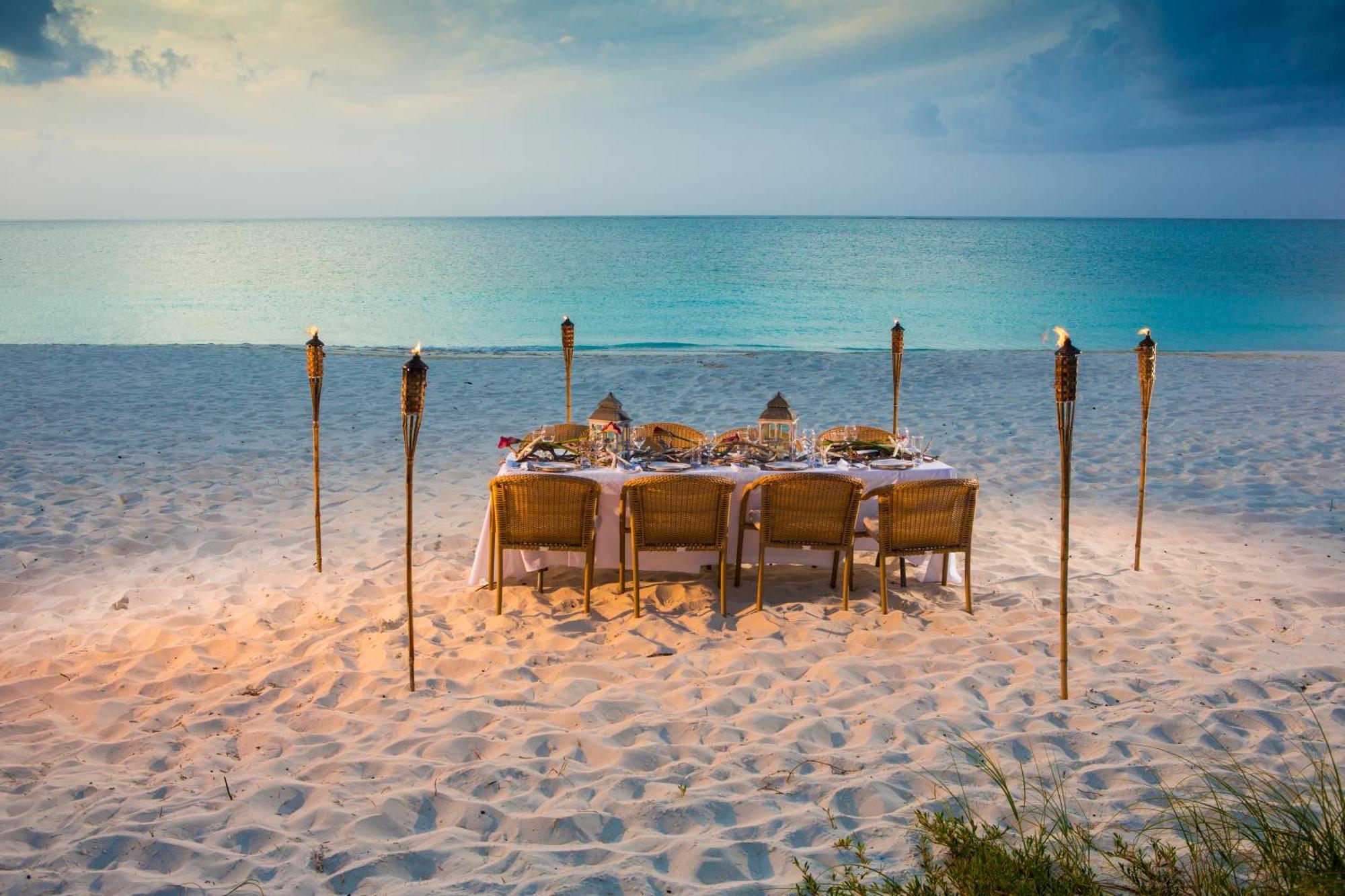 Sibonne Beach Hotel Грейс Бей Екстериор снимка