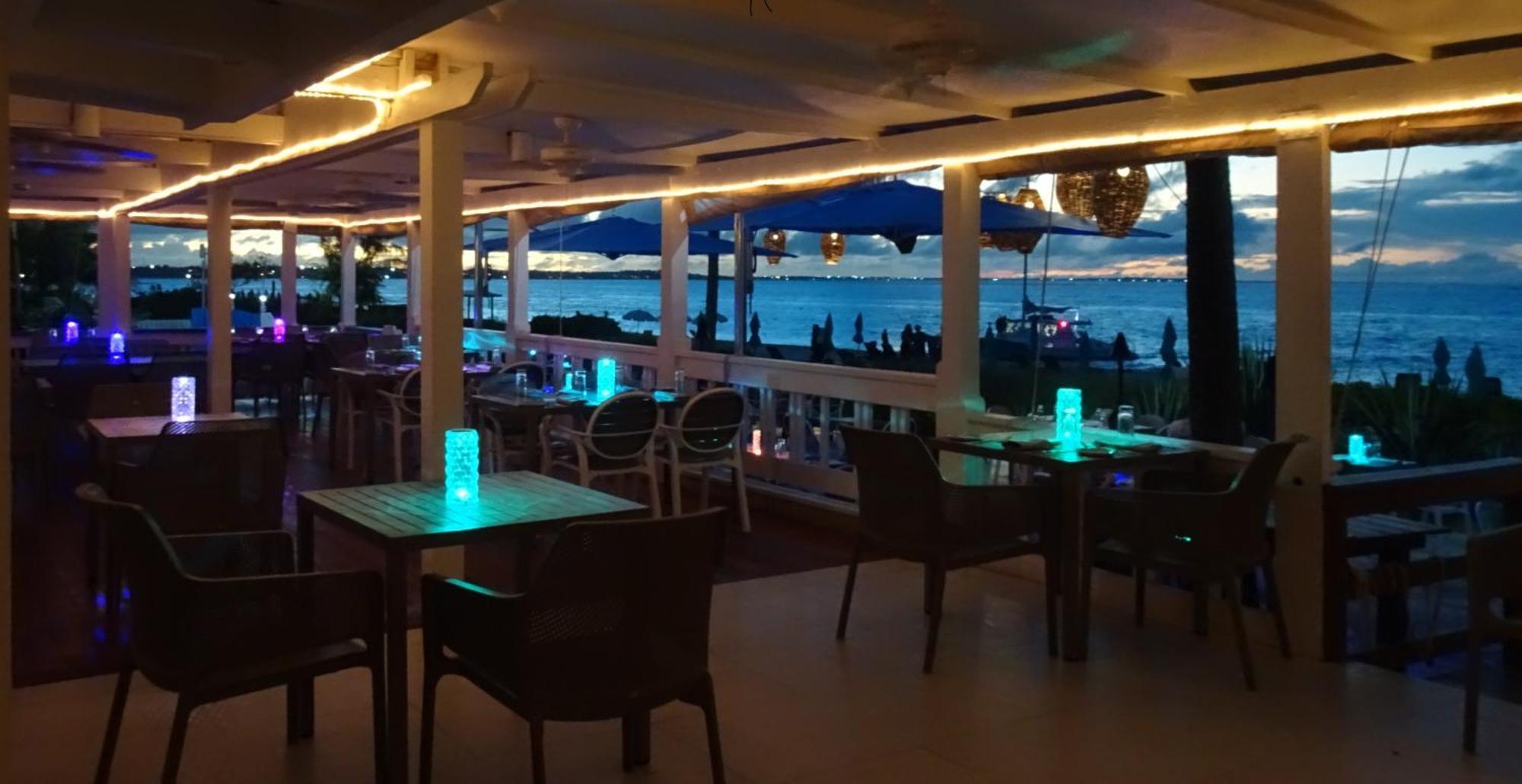 Sibonne Beach Hotel Грейс Бей Екстериор снимка