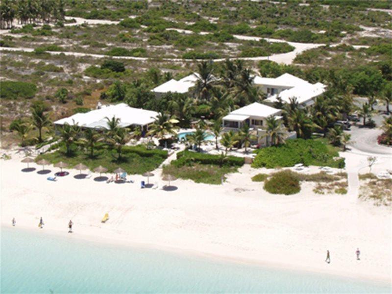 Sibonne Beach Hotel Грейс Бей Екстериор снимка